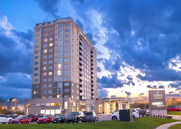 Sandman Signature Toronto Airport Hotel